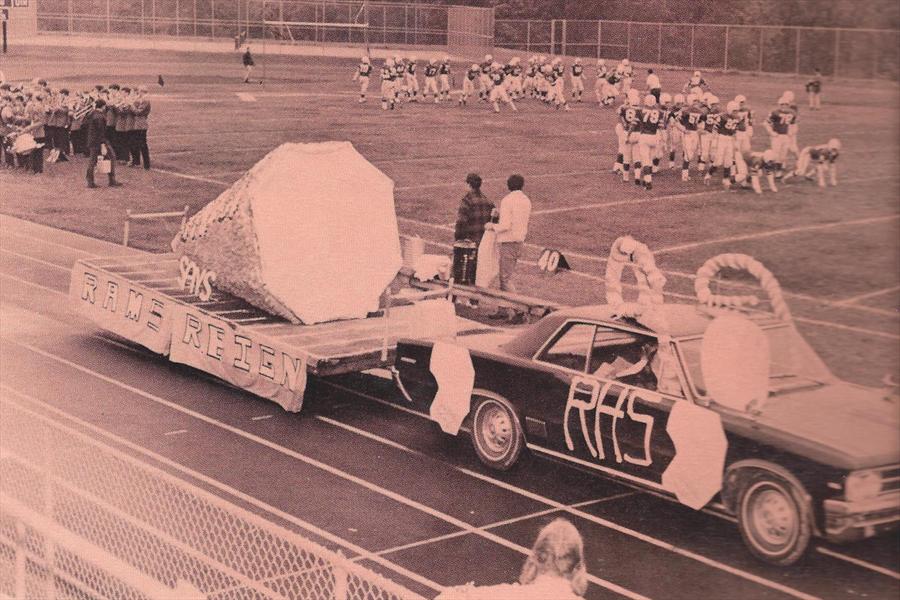 Rockville High School - Floats Rockville High School - Floats